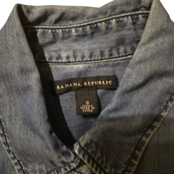 Banana Republic Small Blue Chambray Denim Button Down Cotton Casual Wardrobe... - Picture 3 of 7